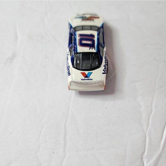 valvoline hotwheels race car - Picture 2 of 6